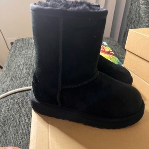 Toddler black ugg